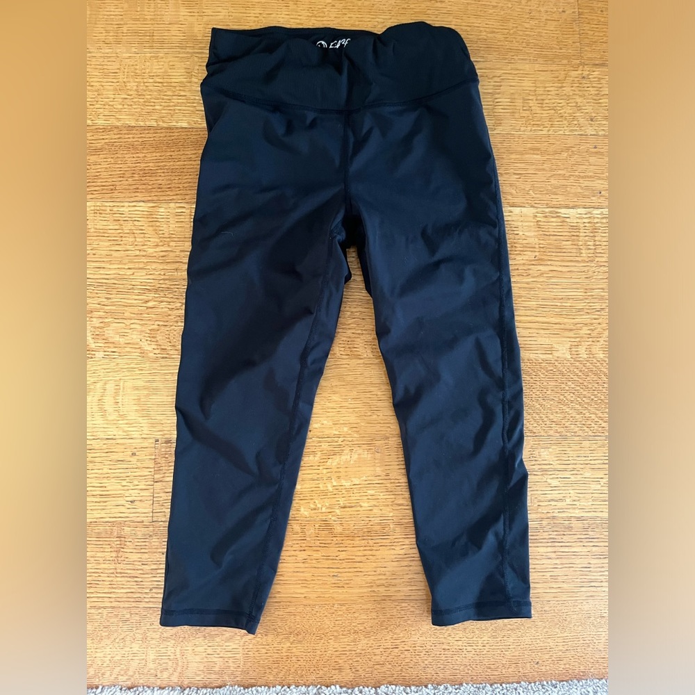 Black capri leggings